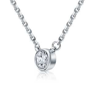 Серебряное шейное украшение с бриллиантами выращенными